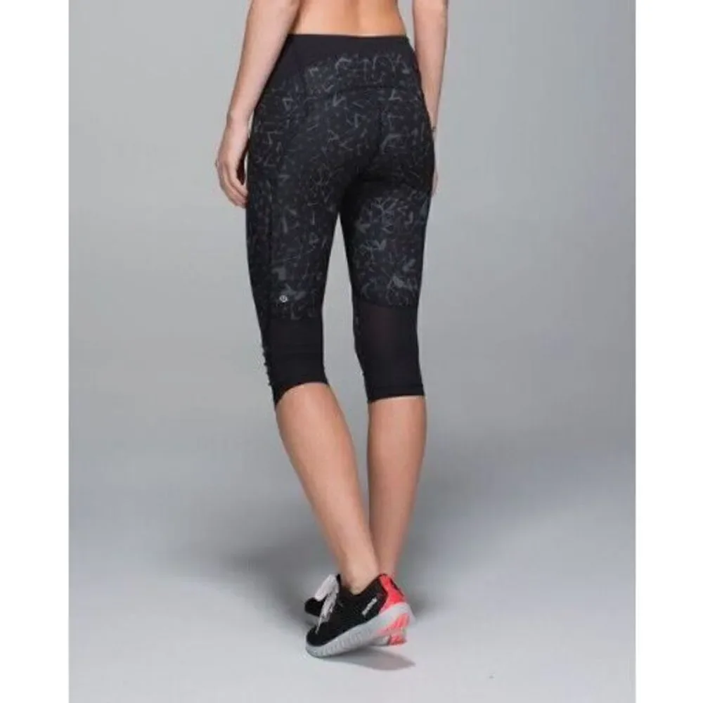Lululemon Stash It Crop *Full-On LuxtremeStar Crushed Coal Black Size 8
